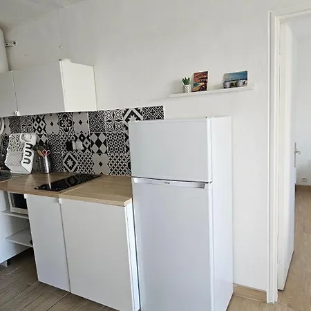 Apartment T2 50 M De La